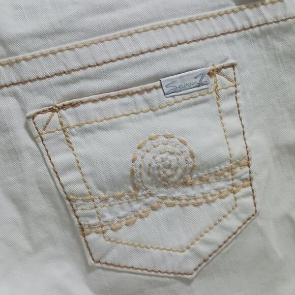 Seven7 Roll up Shorts Ivory with Gold Stitching Sz 27 Jeans - Picture 7 of 12